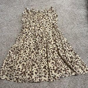 Precious lined dress that ties in the back at the neck. Worn once!